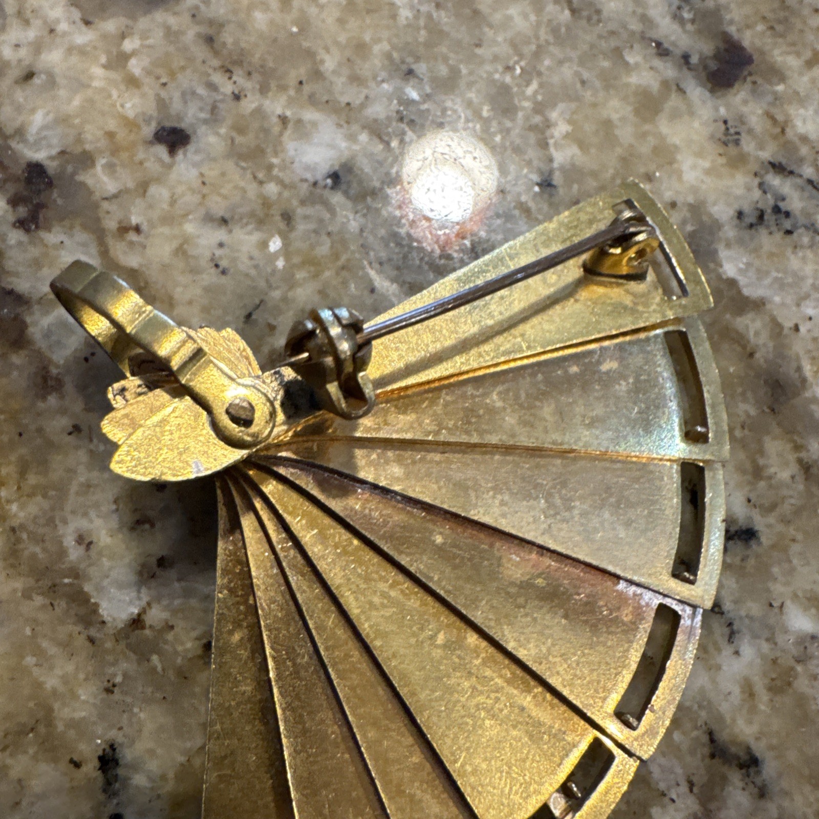 Vintage Expanding Fan Pin/Pendant ~ Gold Tone ~ Enamel