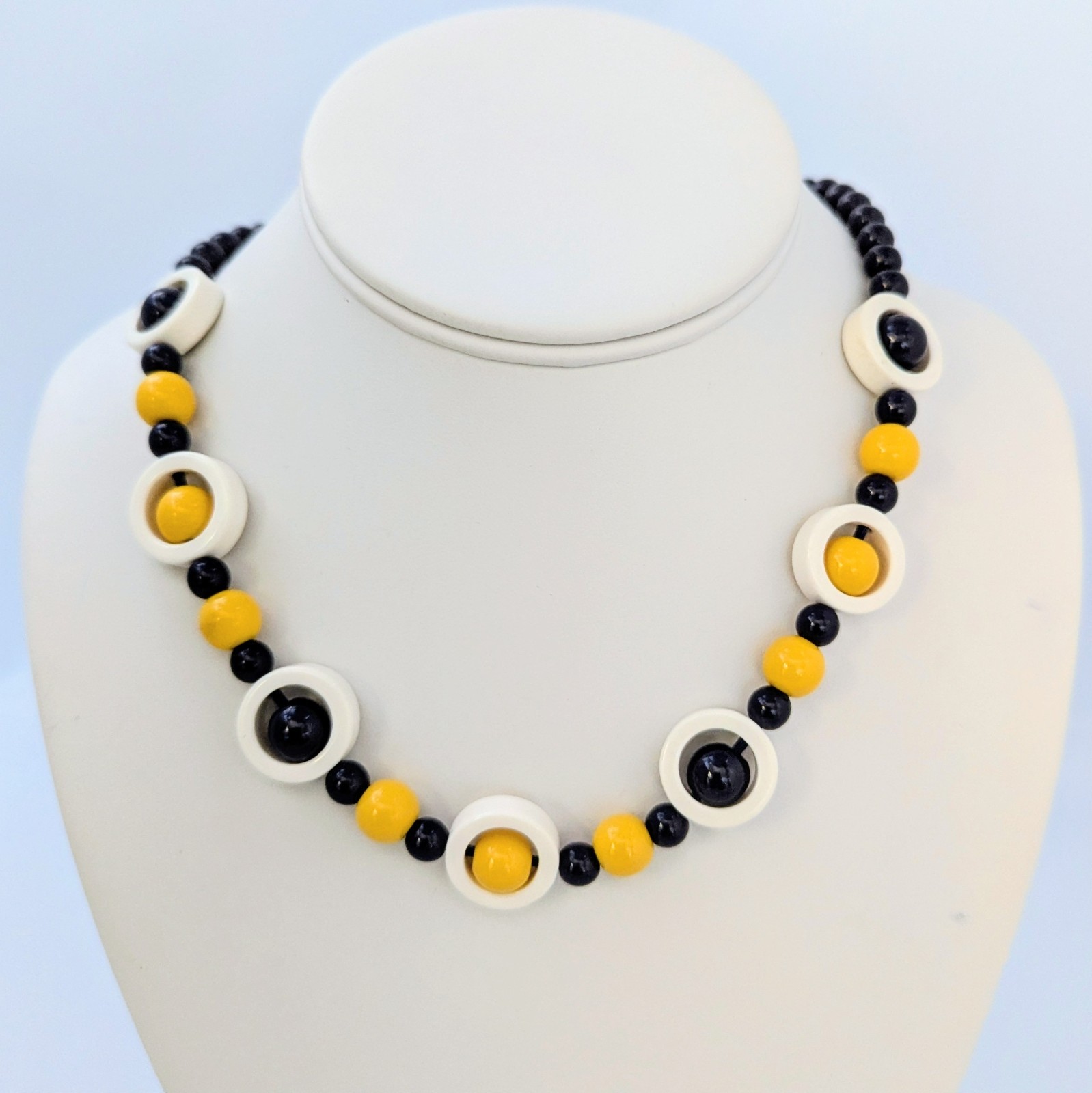 Vintage Retro Chunky Lucite Beaded Yellow Black & White Beads 20″