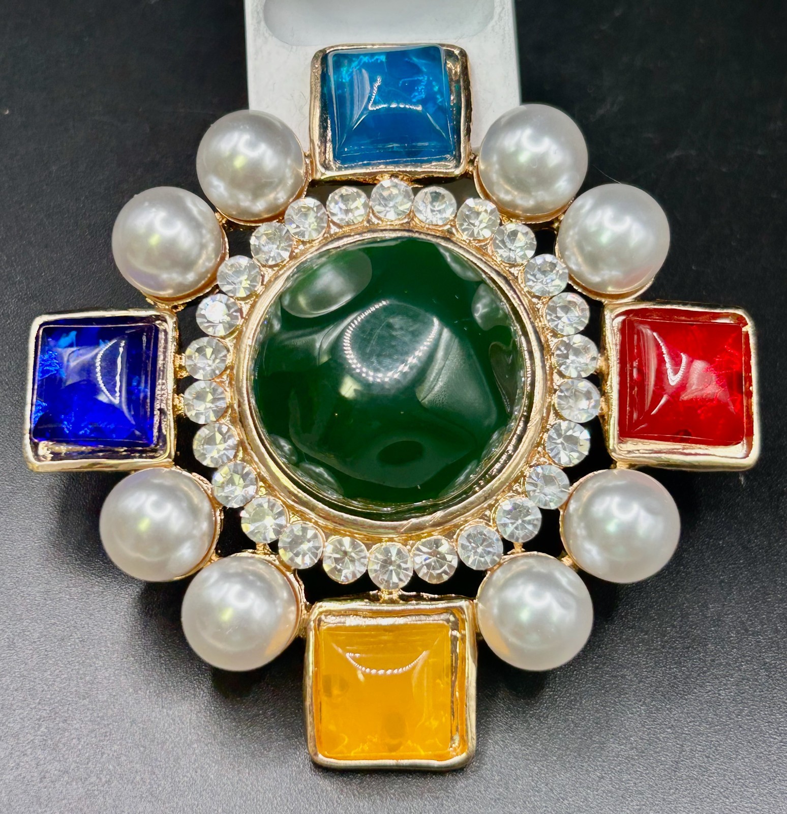 VINTAGE MALTESE CROSS BROOCH GRIPOIX GLASS CABOCHONS PEARL SURROUNDS RHINESTONES