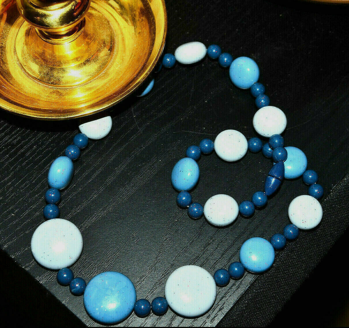 vintage blue beaded chunky short necklace teal light blue dark blue