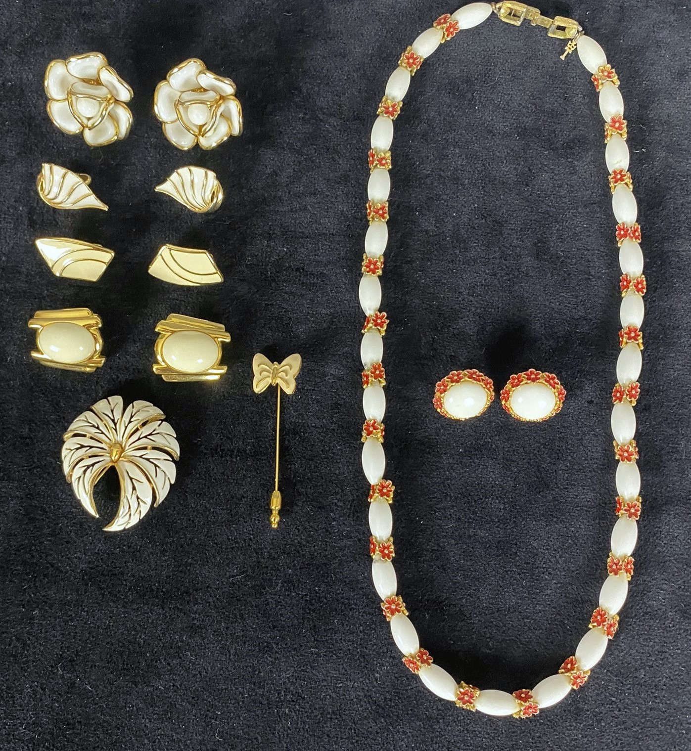 Vintage Signed Trifari Necklace & Earring Set w/4 earring pairs, 1 Brooch, 1 Pin