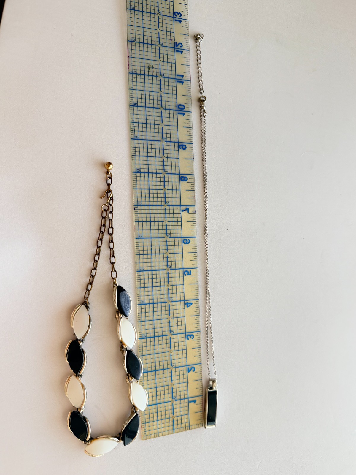 Vintage PAKULA Signed Black & White Thermoset Leaf Choker & Pendant Necklace Set