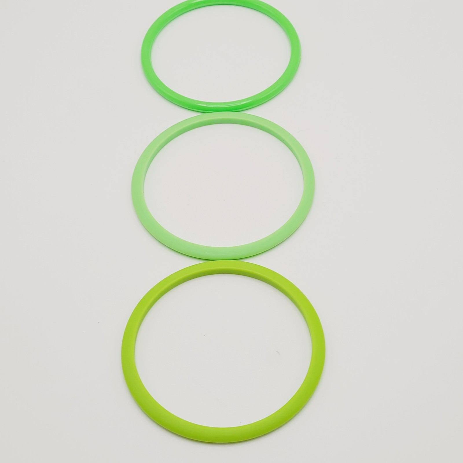 Green Lime Shades Bangle Delightful Set of 3 Retro Style Vintage 1980s Bracelet
