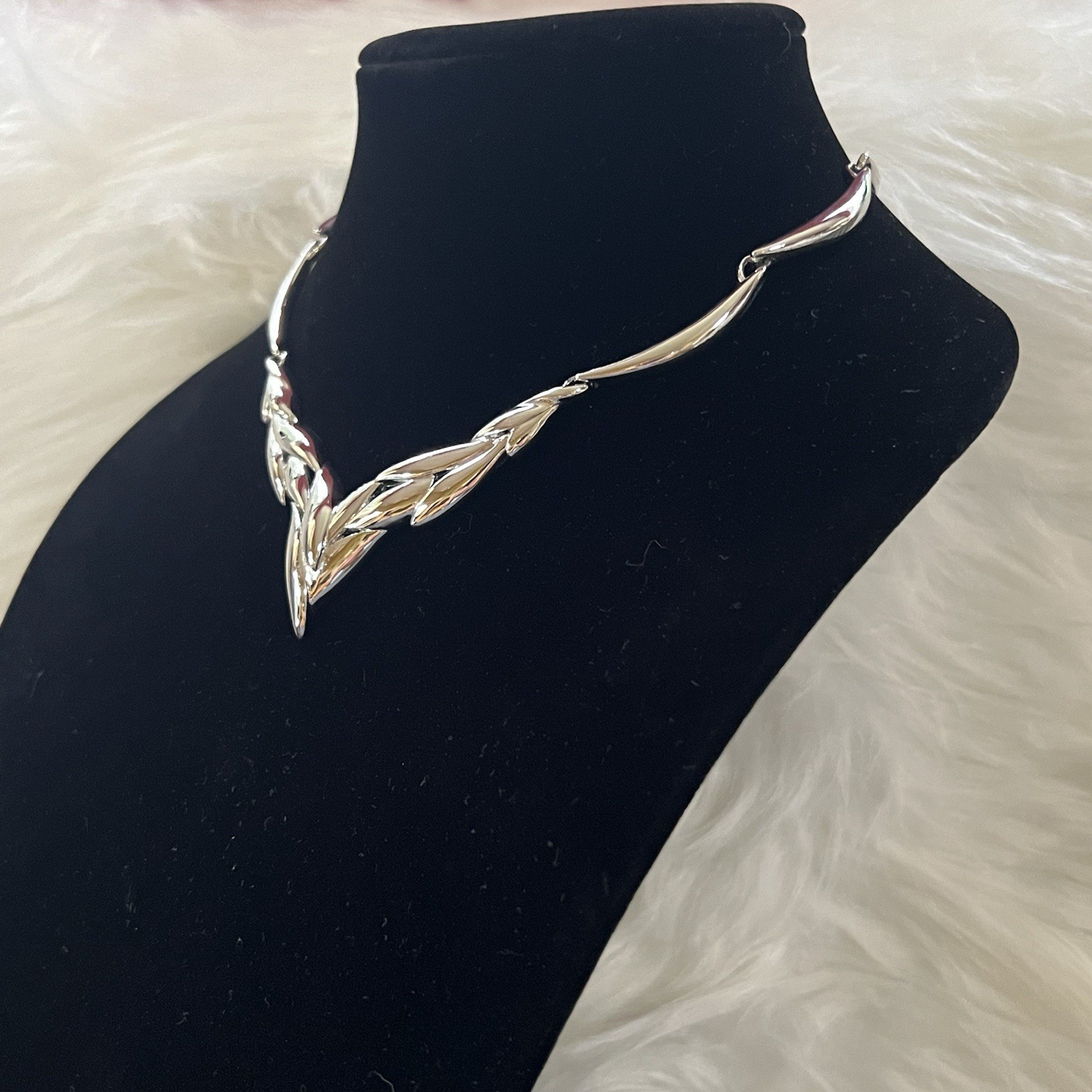 Vintage Modernist Leaf V 15” Necklace Silver Tone 44g Artisan Minimalist Jewelry