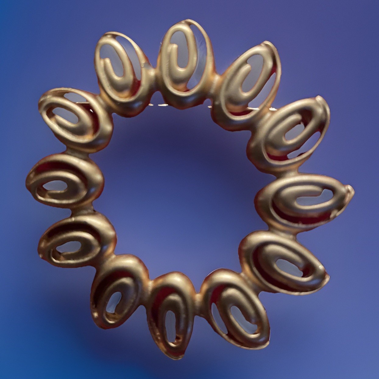 AC Anne Klein Brushed GoldTone Round Vintage Classic Wreath Brooch Signed I05