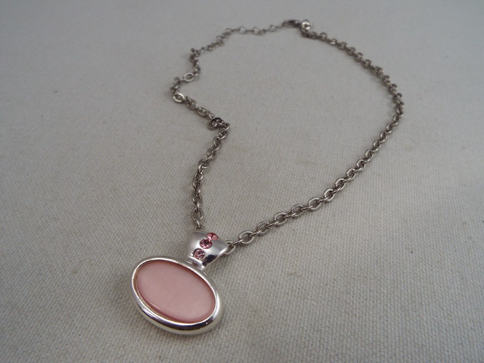 Silvertone Pink Glass Rhinestone Pendant Necklace (J6)