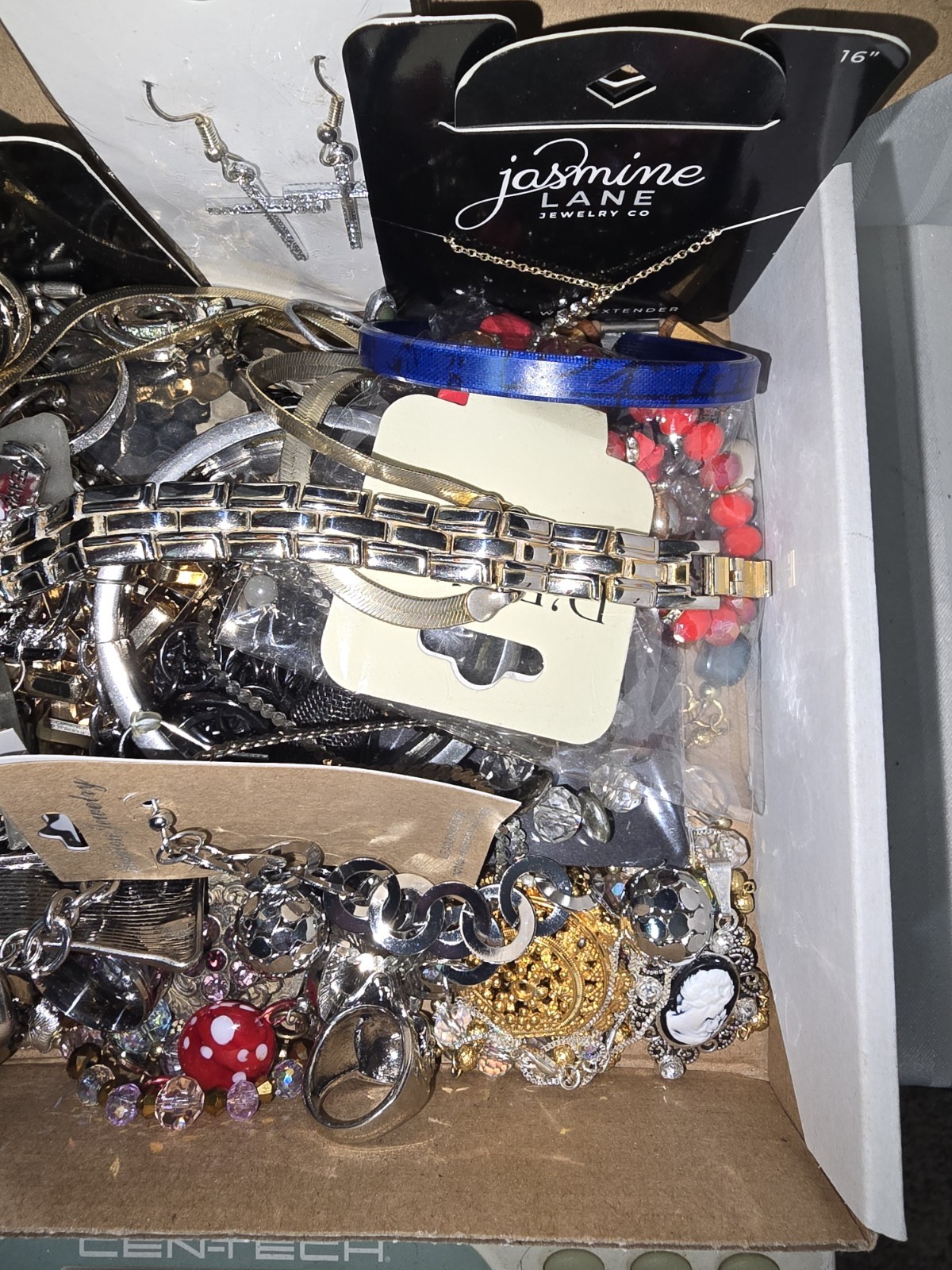 Vintage/Modern All Wear Or Resale Costume Jewelry Lot Weighing 2.10lbs
