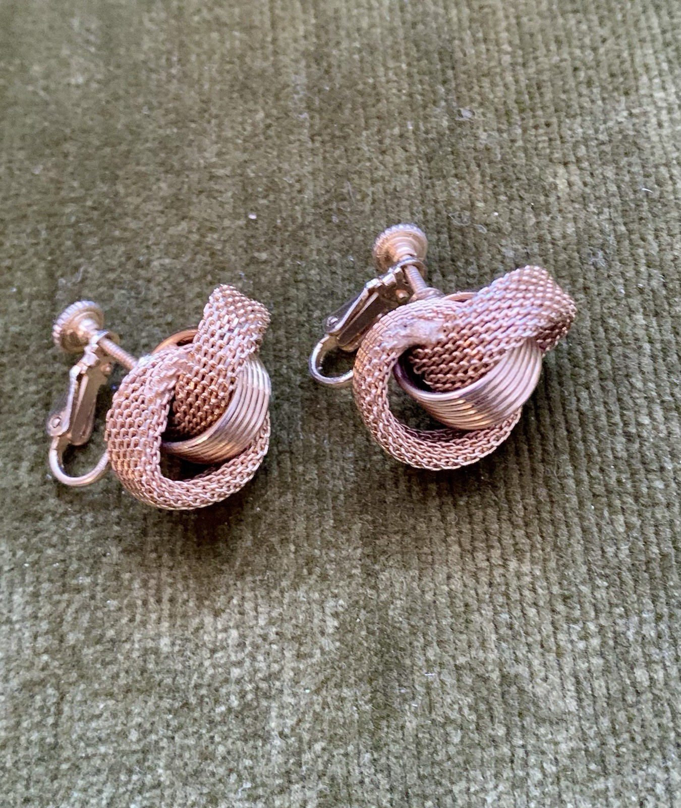 Vintage Gold-Tone Mesh Love Knot Screw Back Clip On Earrings