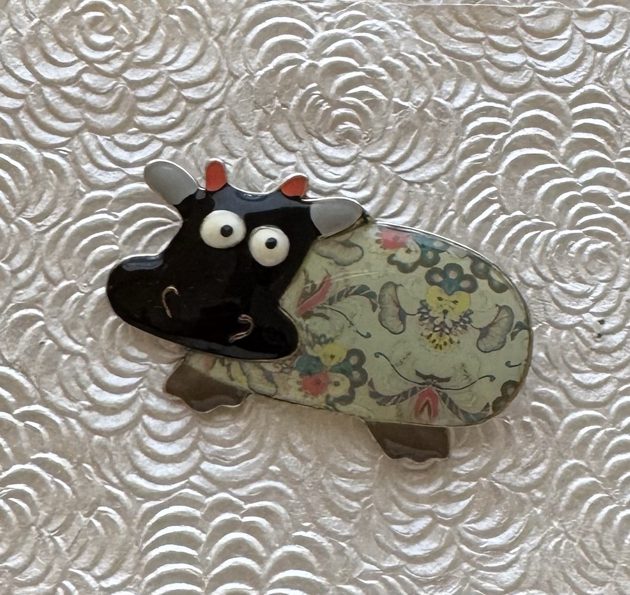 Cow brooch pin Enamel On Silver Tone Metal