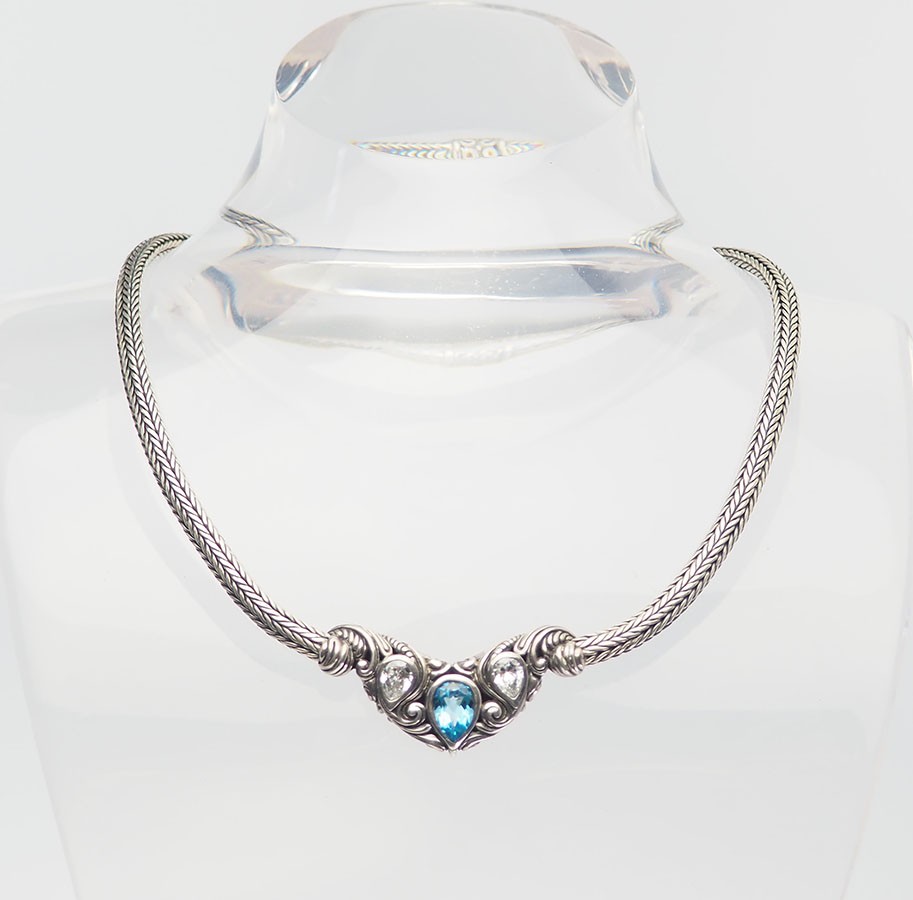 Elegant vintage sterling silver blue crystal Bali necklace