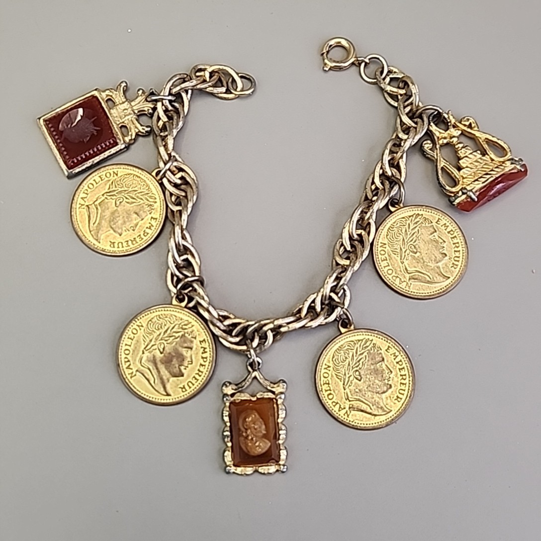 Vintage Intaglio Charm Coin Bracelet Carnelian Signet 7″ Signet Gold Tone Worn