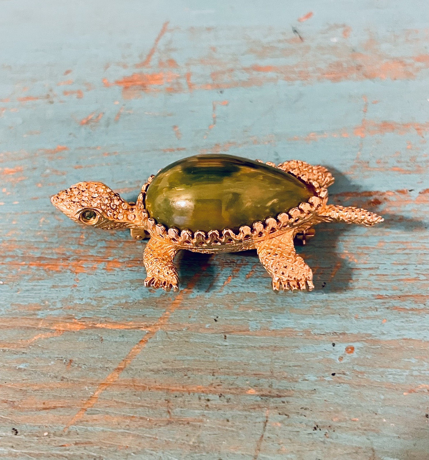Vintage Signed HATTIE CARNEGIE Swirled Bakelite Turtle Rhinestone Brooch Pin