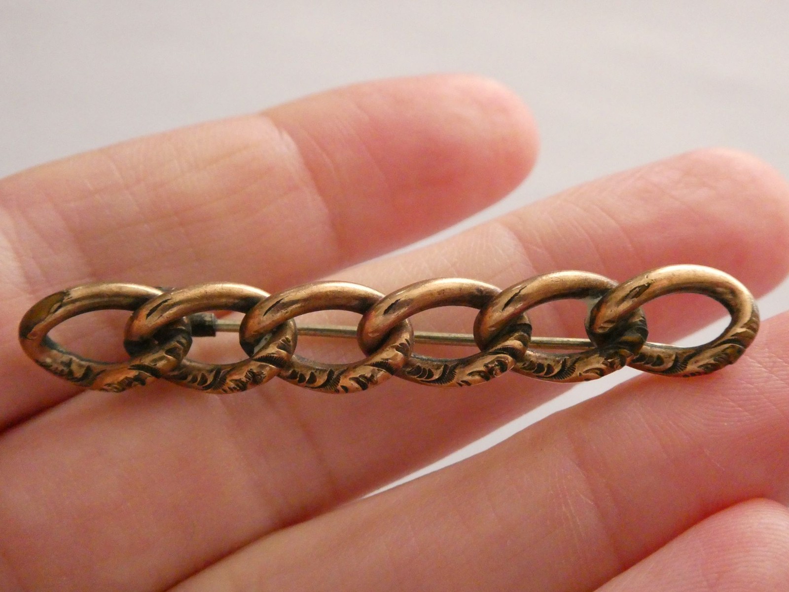 Antique Unmarked 12k Gold Fill Victorian Chased Loops Pin 6.7g 56mm Length