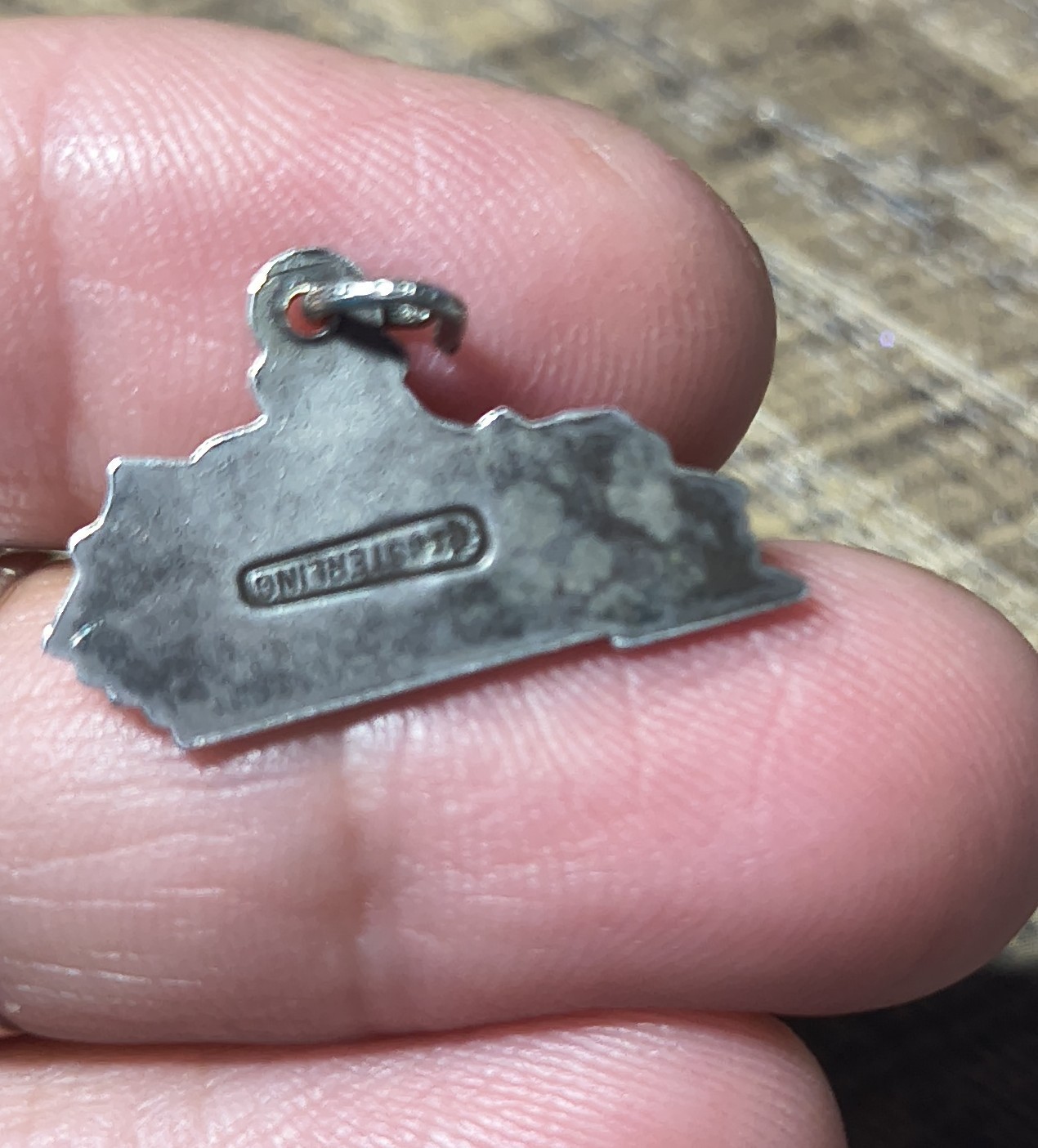 Vintage Kentucky State Shaped Charm