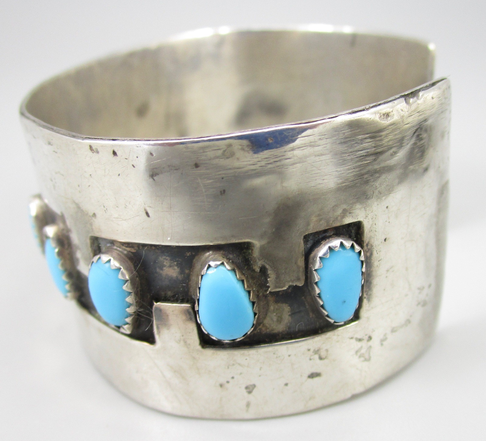UNUSUAL VINTAGE NAVAJO STERLING SILVER TURQUOISE GEOMETRIC CUFF BRACELET 44G