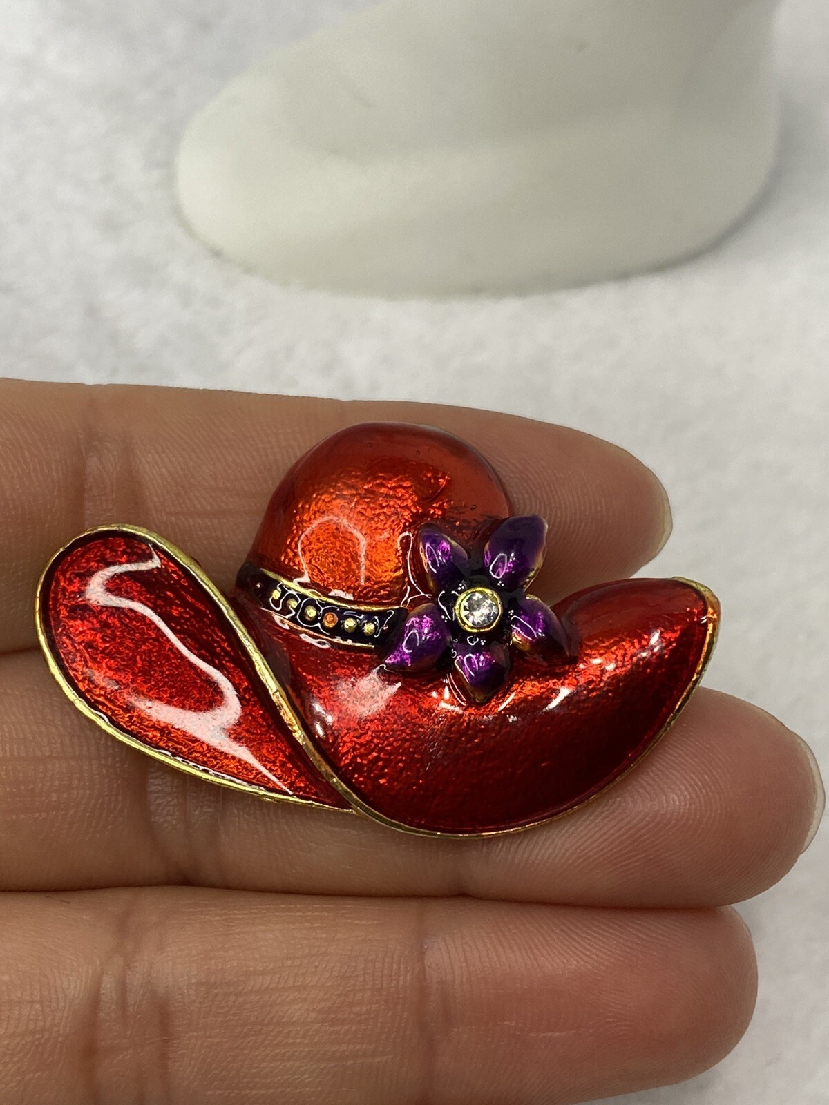 Women’s Red Hat Society Enamel Gold Tone Red Hat Purple Flower VTG Brooch Pin
