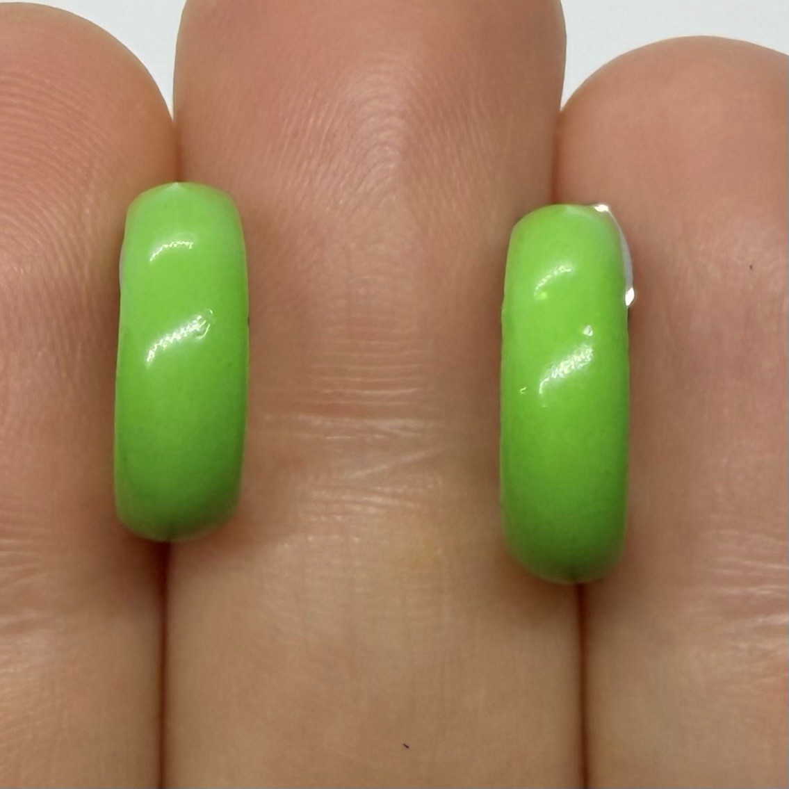 Vtg Retro Lime Green Enamel Petite Huggie Hoop Earrings Post