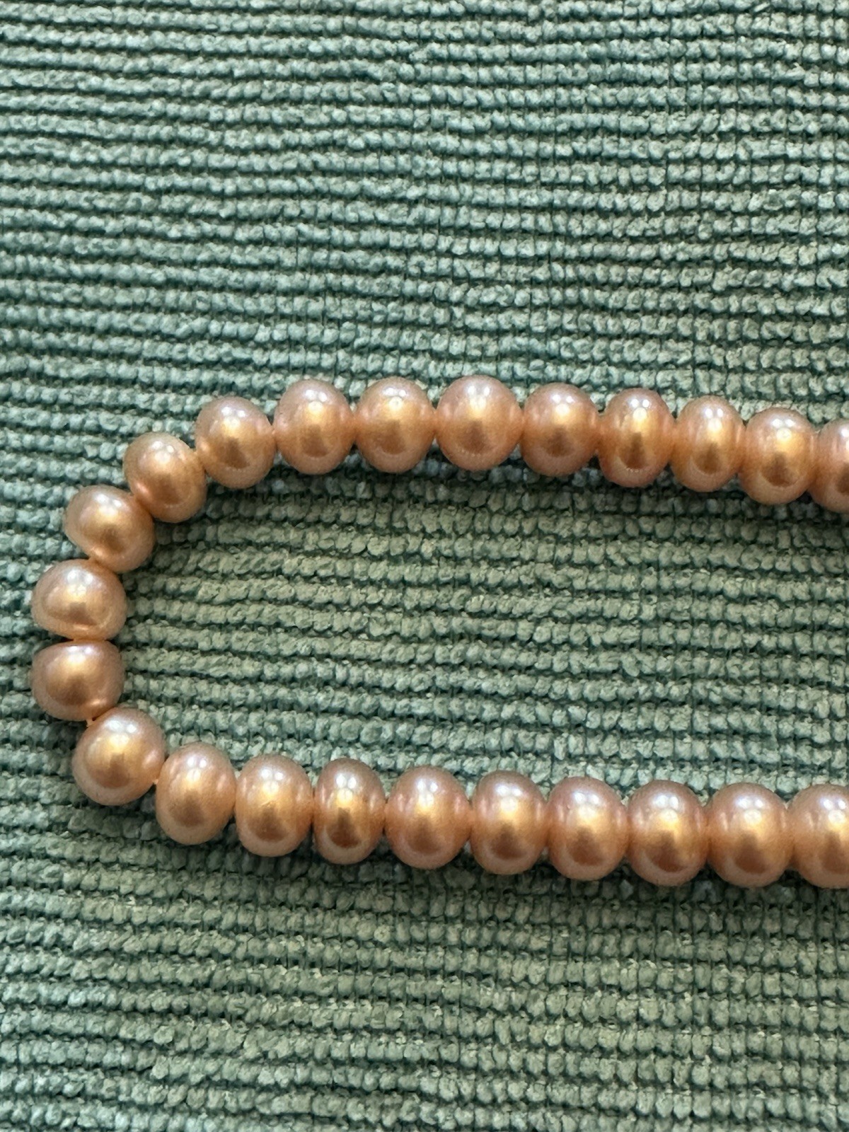 VTG 18” Cultured Pink Pearl Necklace W/Fish Hook Clasp & Matching Post Earrings