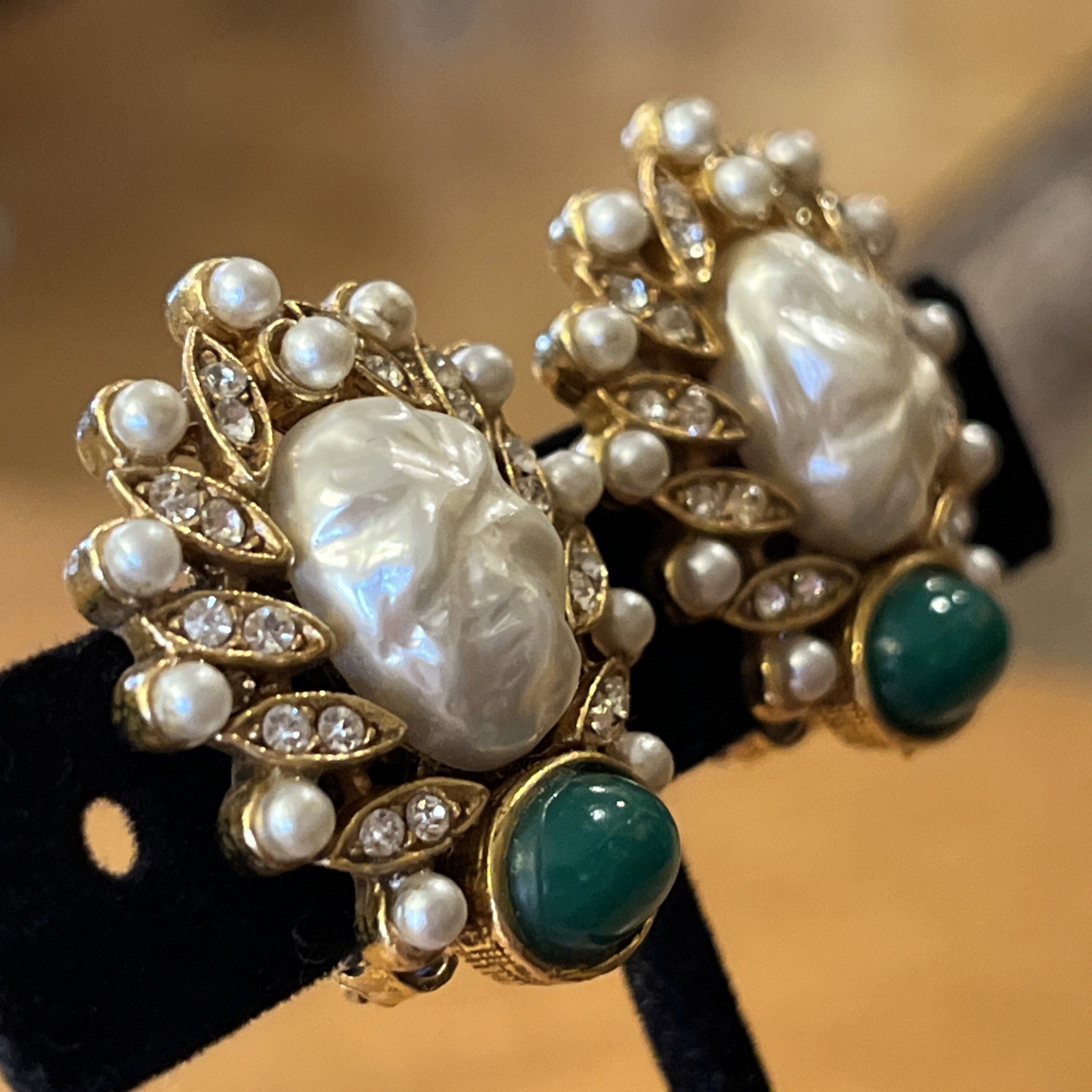 Vintage Faux Mabe & Many Pearls Green Glass Gripoix Cabochon Clip On Earrings