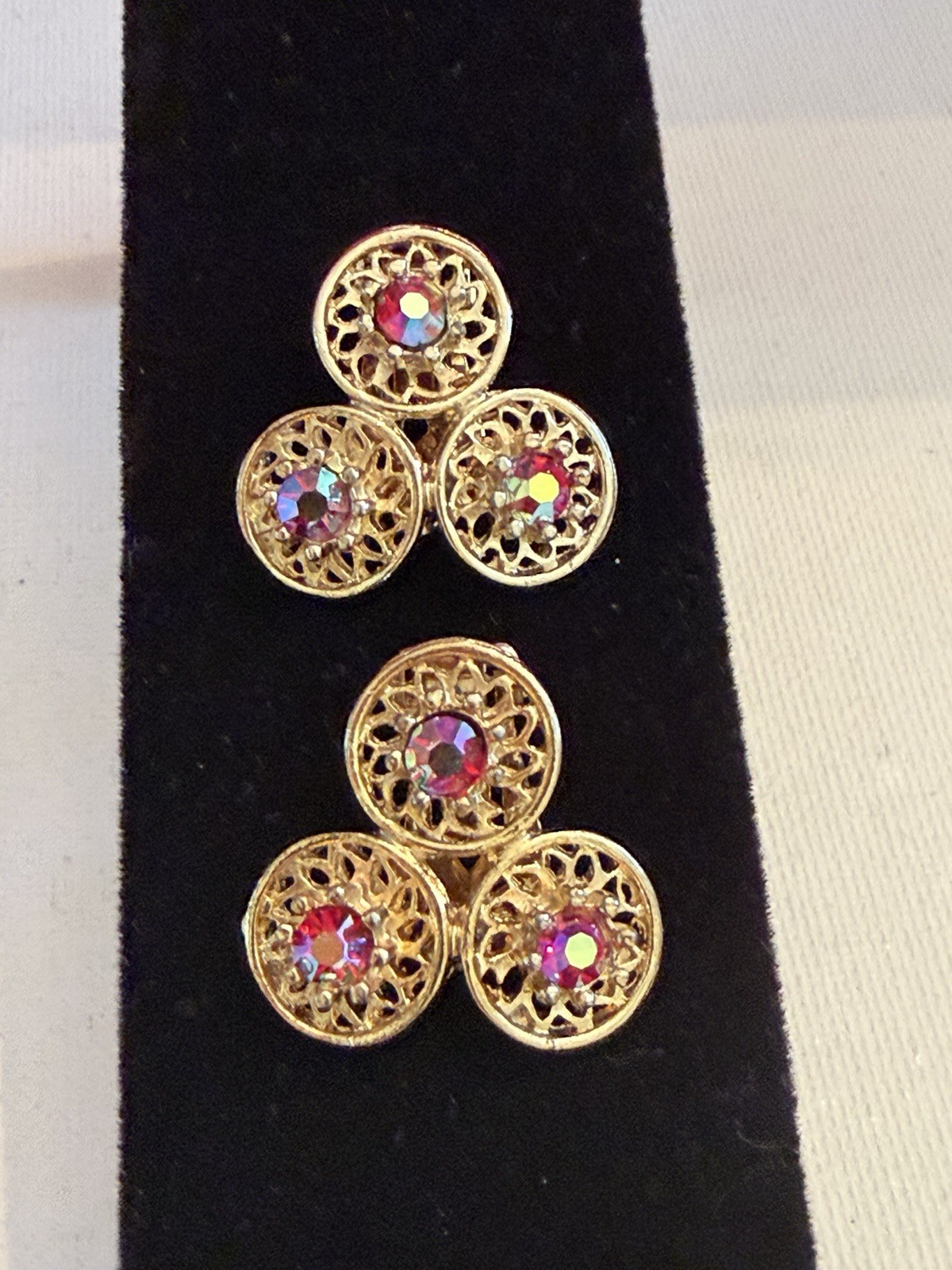 Vtg. CORO Red Aurora Borealis AB Glass Rhinestone Gold Tone Clip EARRINGS BinR