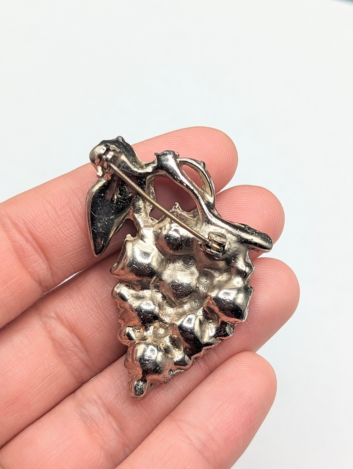 Vintage Aqua Blue Rhinestone Silver Tone Pot Metal Grapes Fruit Brooch Pin