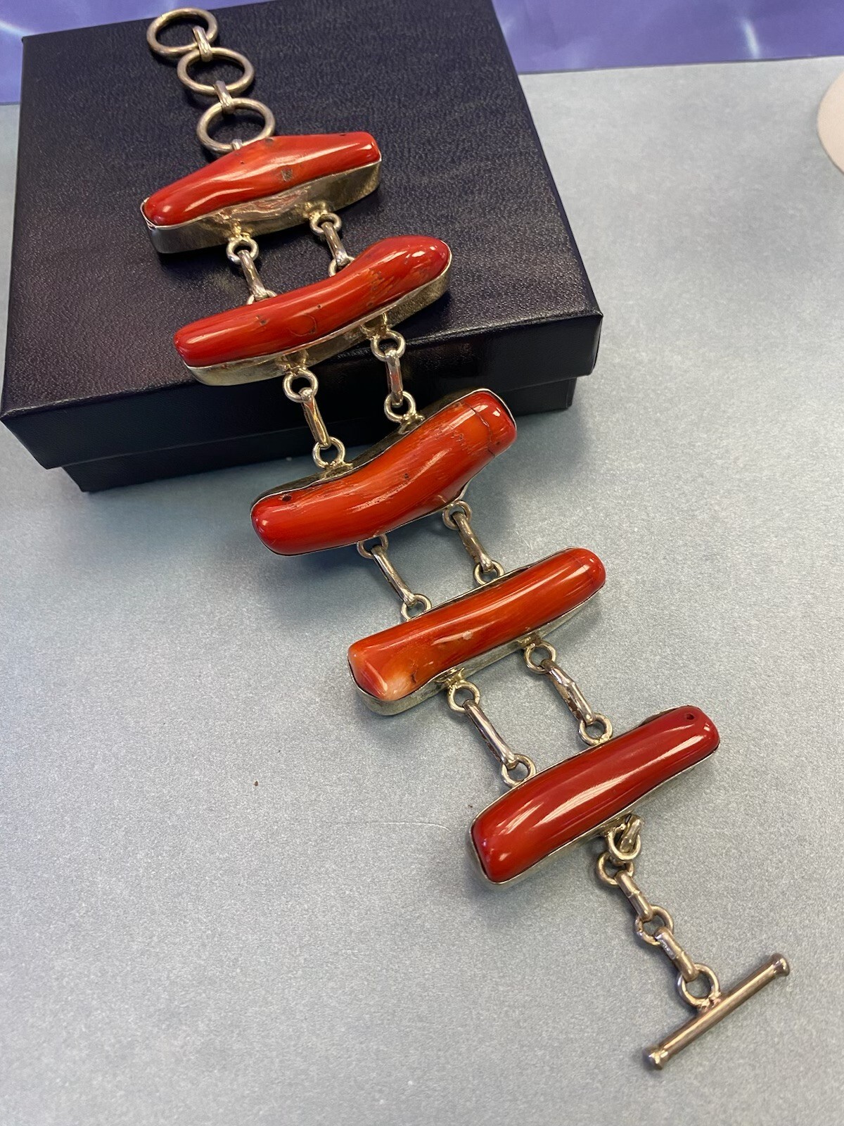 VINTAGE RED CORAL GENUINE 925 STERLING SILVER BIG BRACELET 7″ – 8 1/2″ Unique