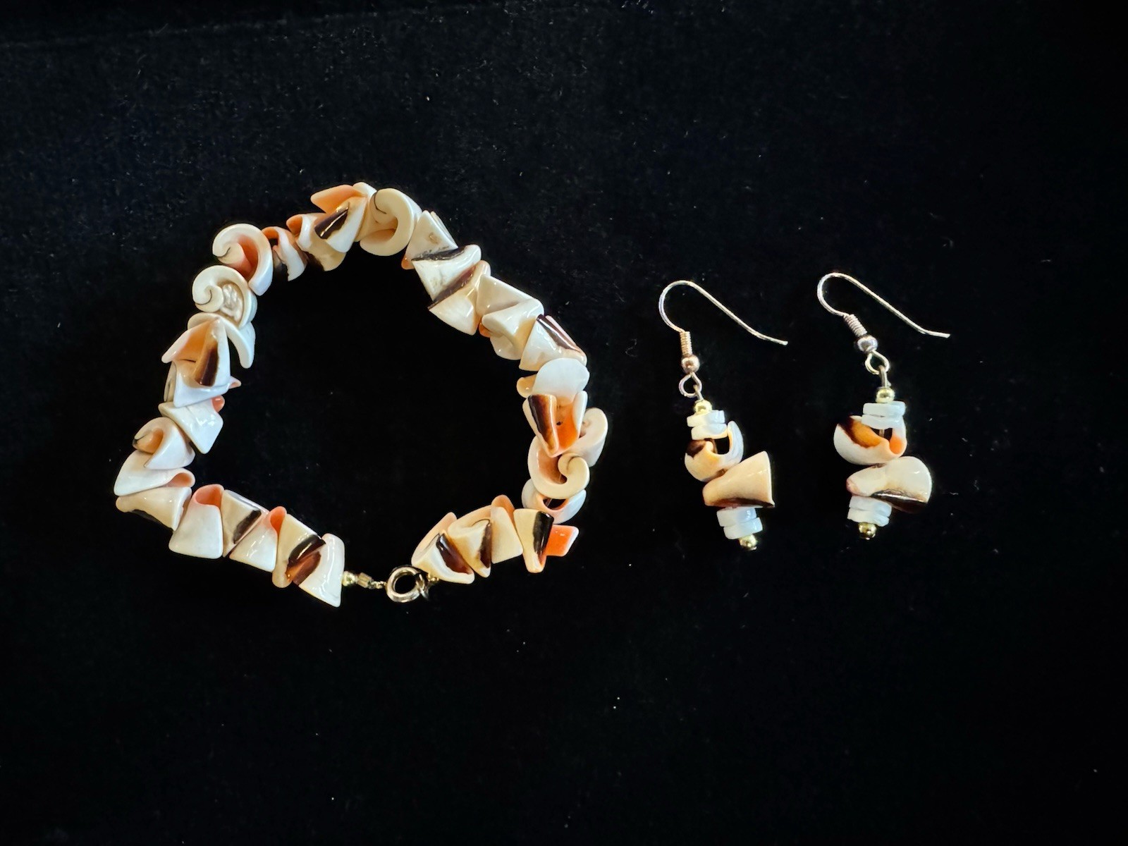 Vintage Shell Bracelet And Pierced Drop Earrings Set Tropical Jewelry