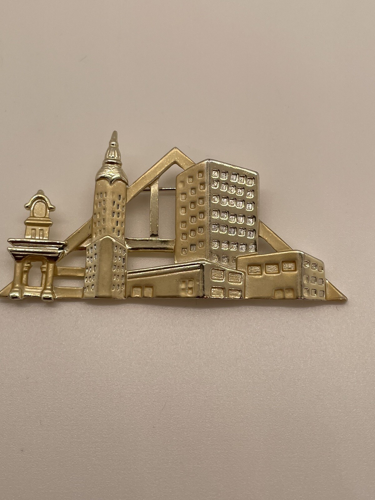 OAJC Empire State Buildings Brooch pin gold tone 1 1/2” X 2 1/2”