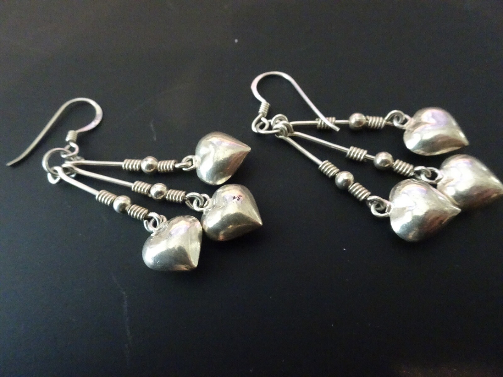 #439–VINTAGE STERLING SILVER PUFF HEART EARRINGS-925