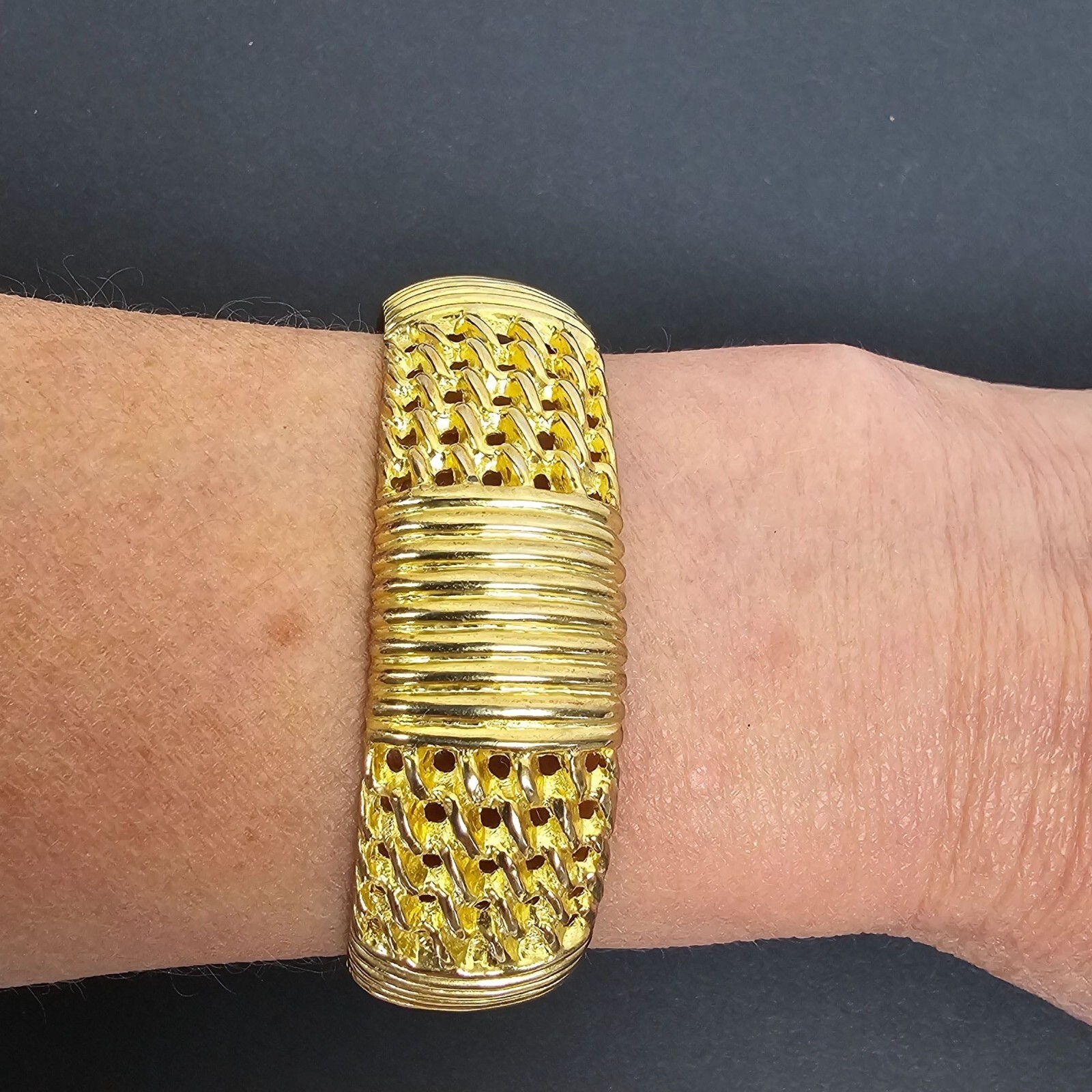 Vintage Gold Tone Hinged Clamper Bracelet Stripe Open Work Chunky Statement