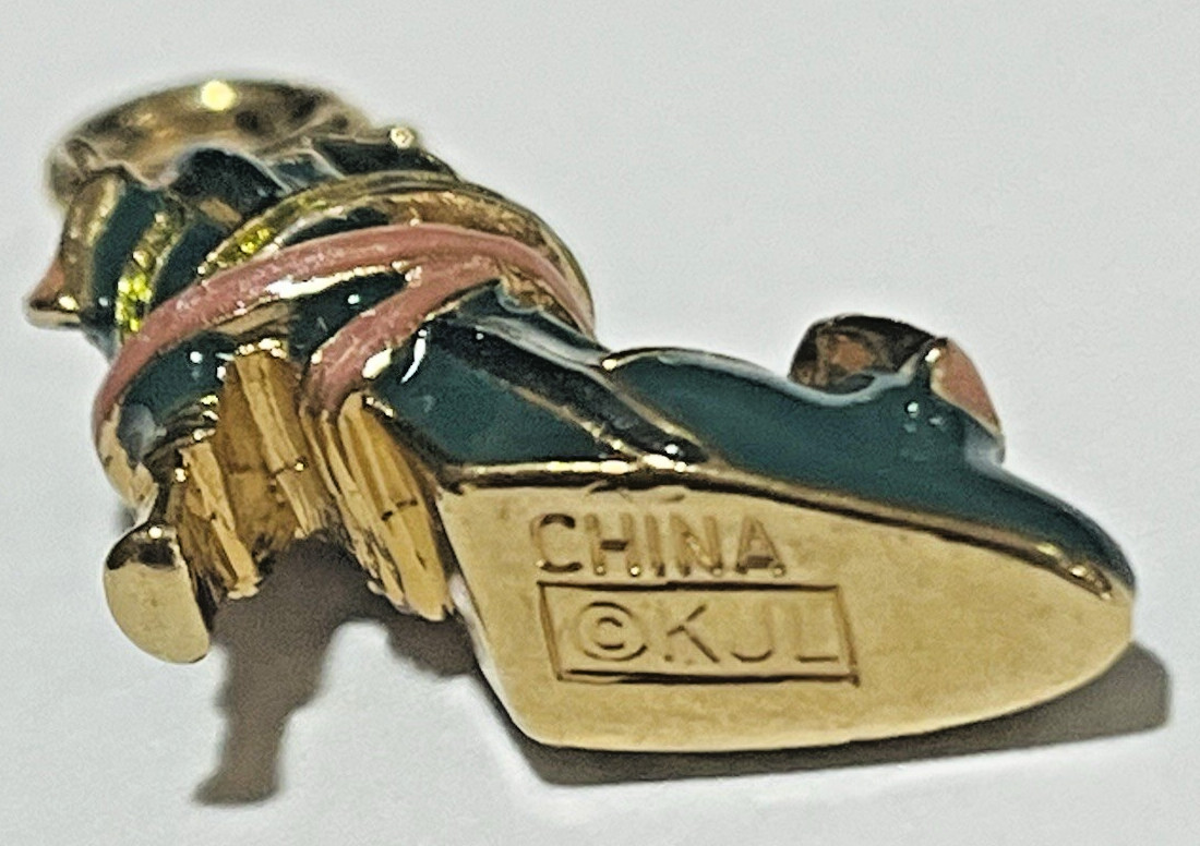 KJL Signed Dark Green Enamel with Pink Enamel Ribbon 1″ Heeled Shoe Charm