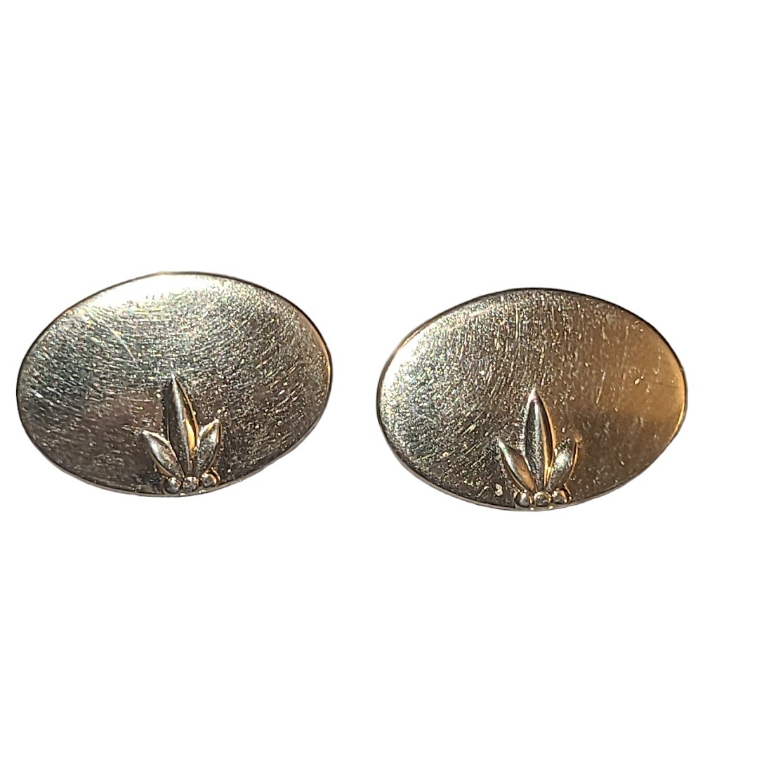 Vintage Swank Gold Tone Oval Disc With Leaf Classic Men’s Cufflinks