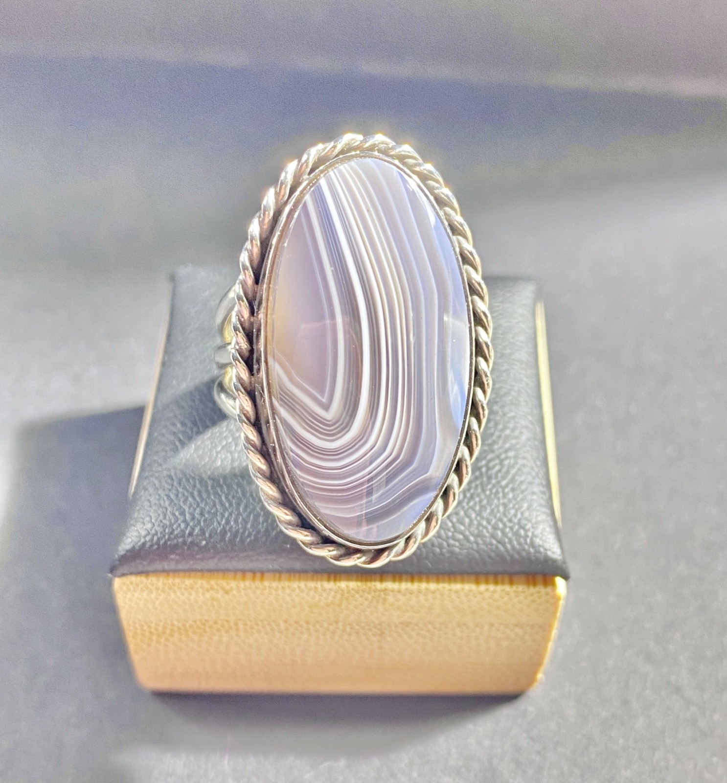 Vintage Sterling 19×27 mm Gray Blue and White Banded Agate Ring Size 7 3/4