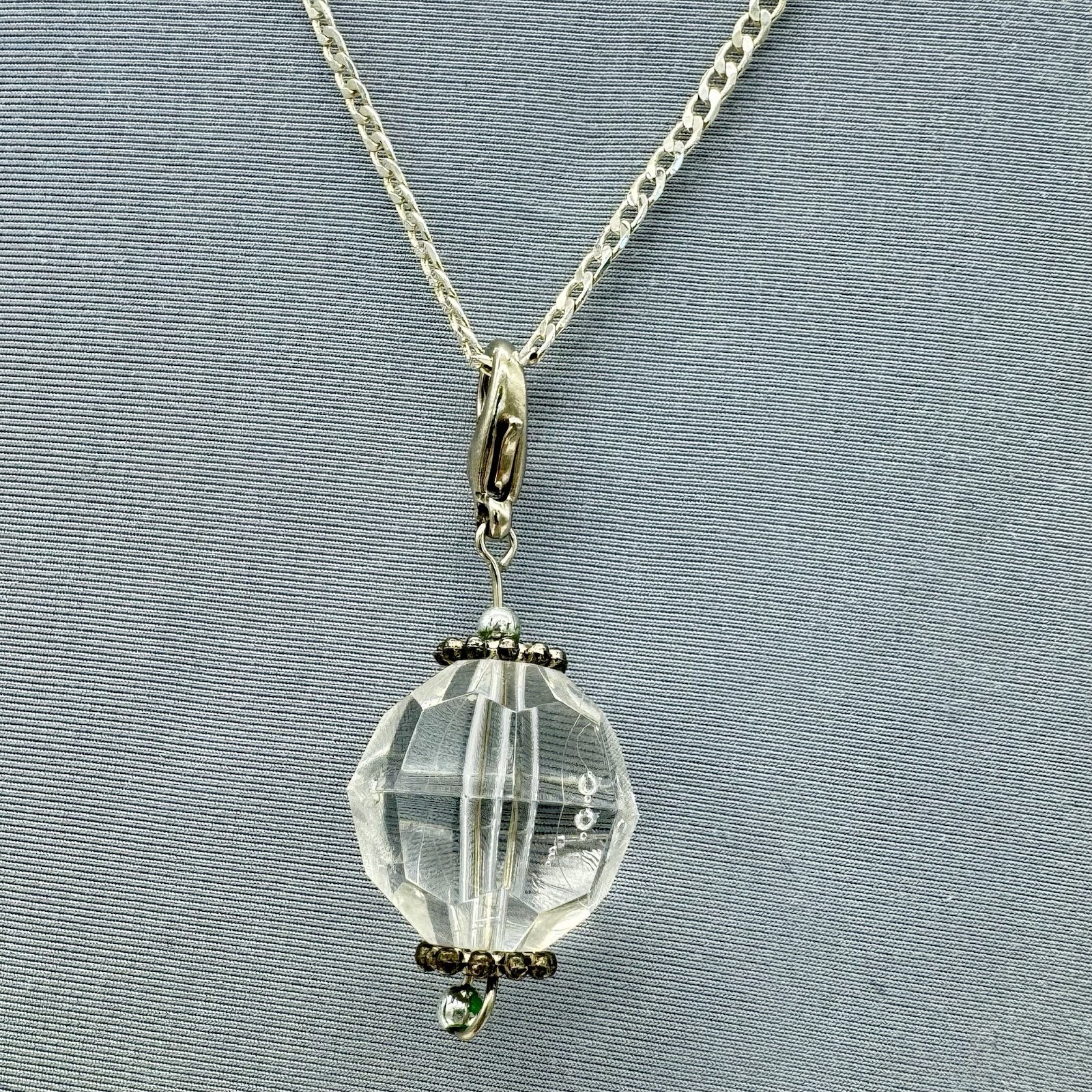 VTG Crystal Acrylic Lucite Plastic Faceted Large Pendant Necklace 29.5” Chain