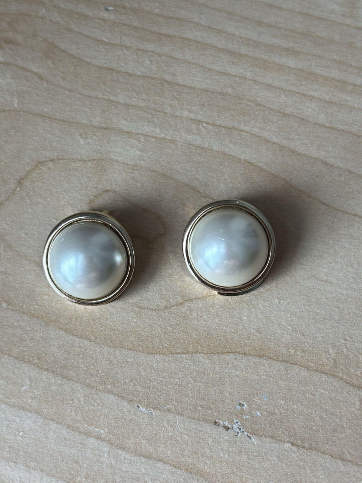 Faux Pearl Cabochon Clip On Earrings/ Measure About 1 In/ Gold Tone