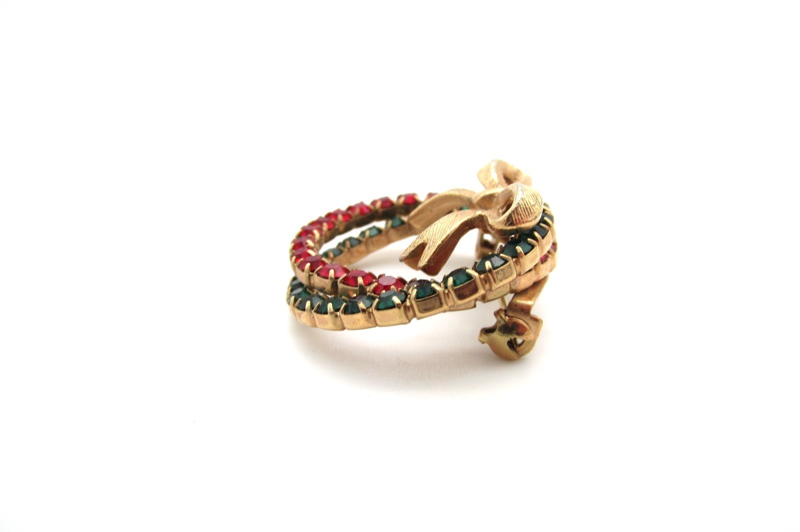 Vtg Gold Tone Wreath Brooch w/Red & Green Rhinestones
