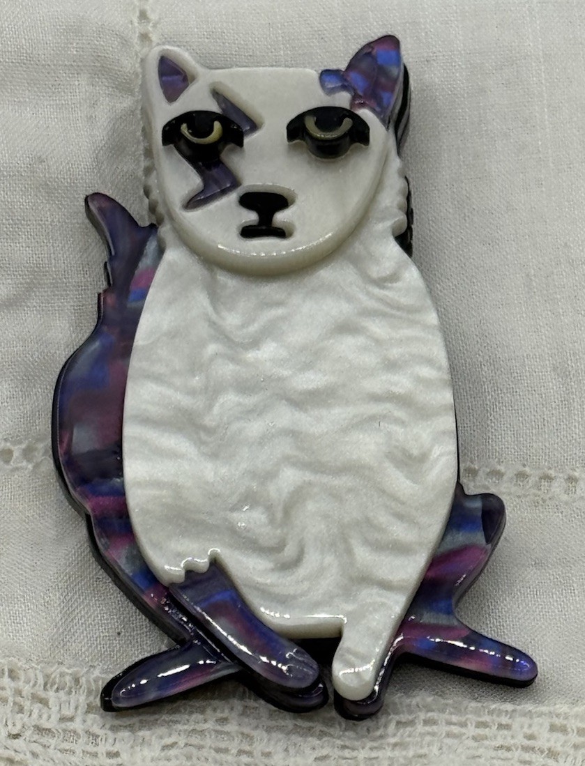 Beautiful White Oyster Shell & Purple & Pink Feet Tail & Ears Cat Brooch Pin