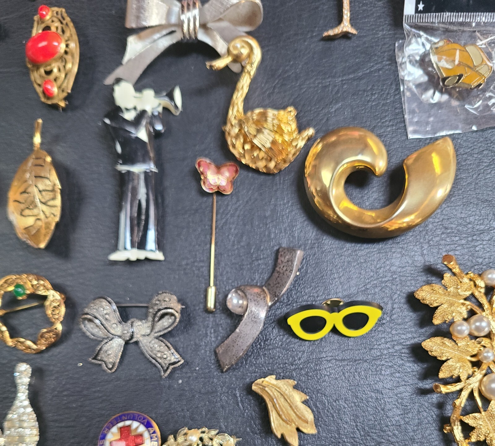 Vintage Costume Jewelry Pin Badge Lot Betty Boop Lucky Strike Flamingo Rhineston