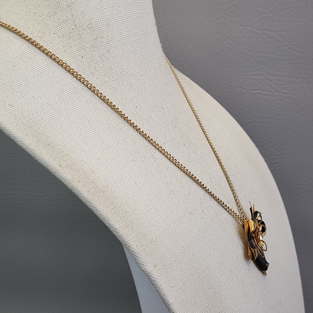 Vintage Leaf Necklace Layered Enamel Rhinestone Gold Tone 23.5″
