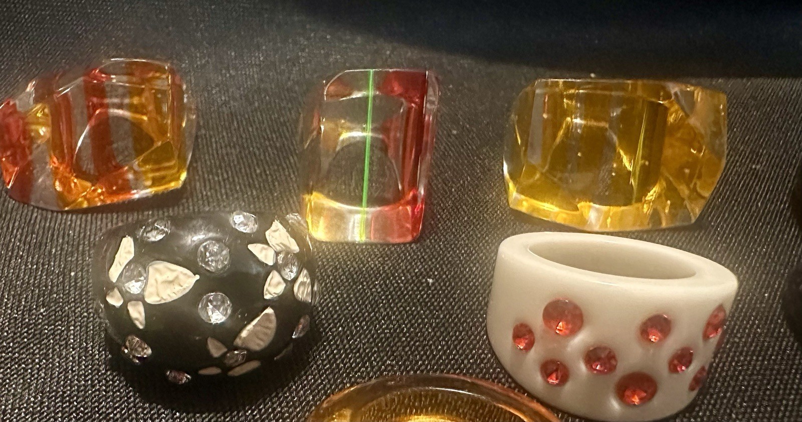 Lot Of 19 Vintage Acrylic Lucite Glass Chunky Retro Rings