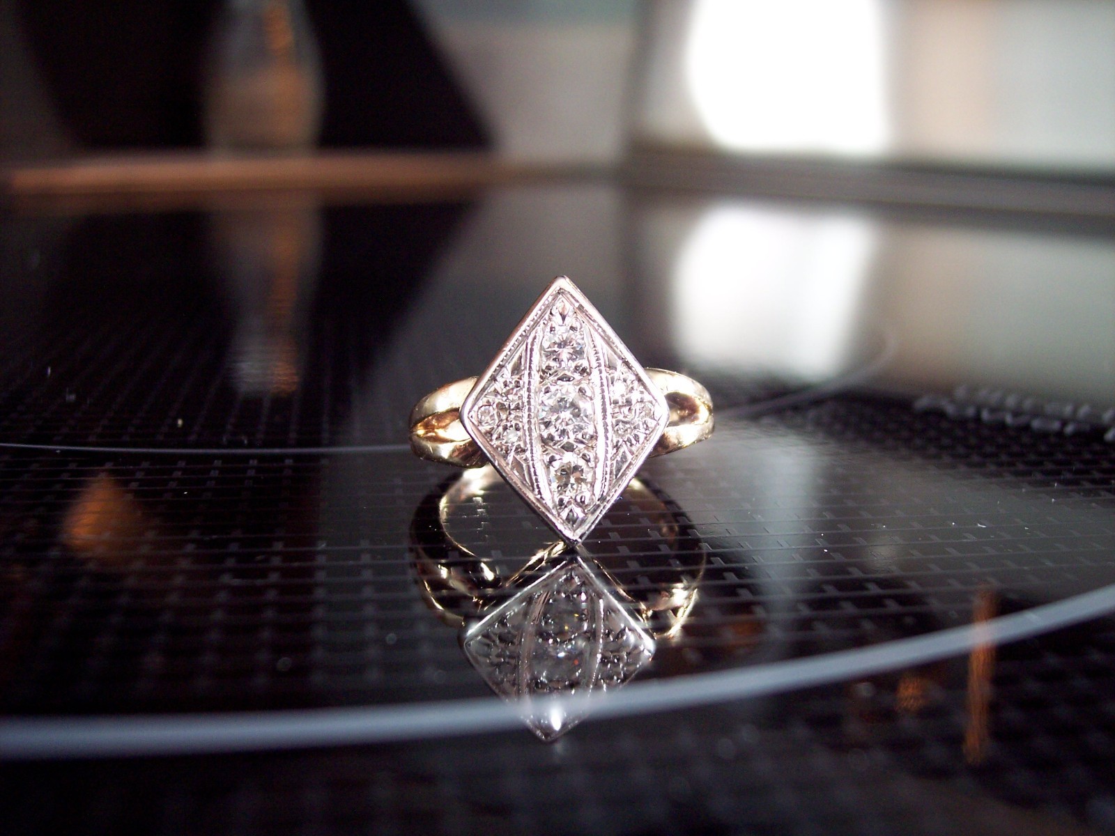 Art-Deco vintage ladies ring 9 total Diamonds .40 Carat total 5.5 grams weight