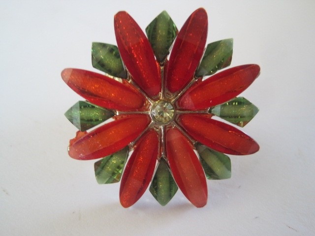 Poinsettia Flower Stretch Band Ring Lucite ? Vintage