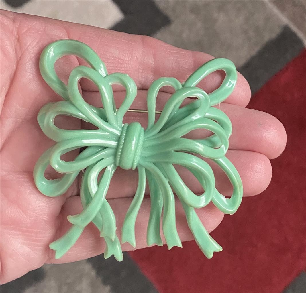 Vintage 1940’s Mint Green Celluloid Bow Ribbon Brooch Pin