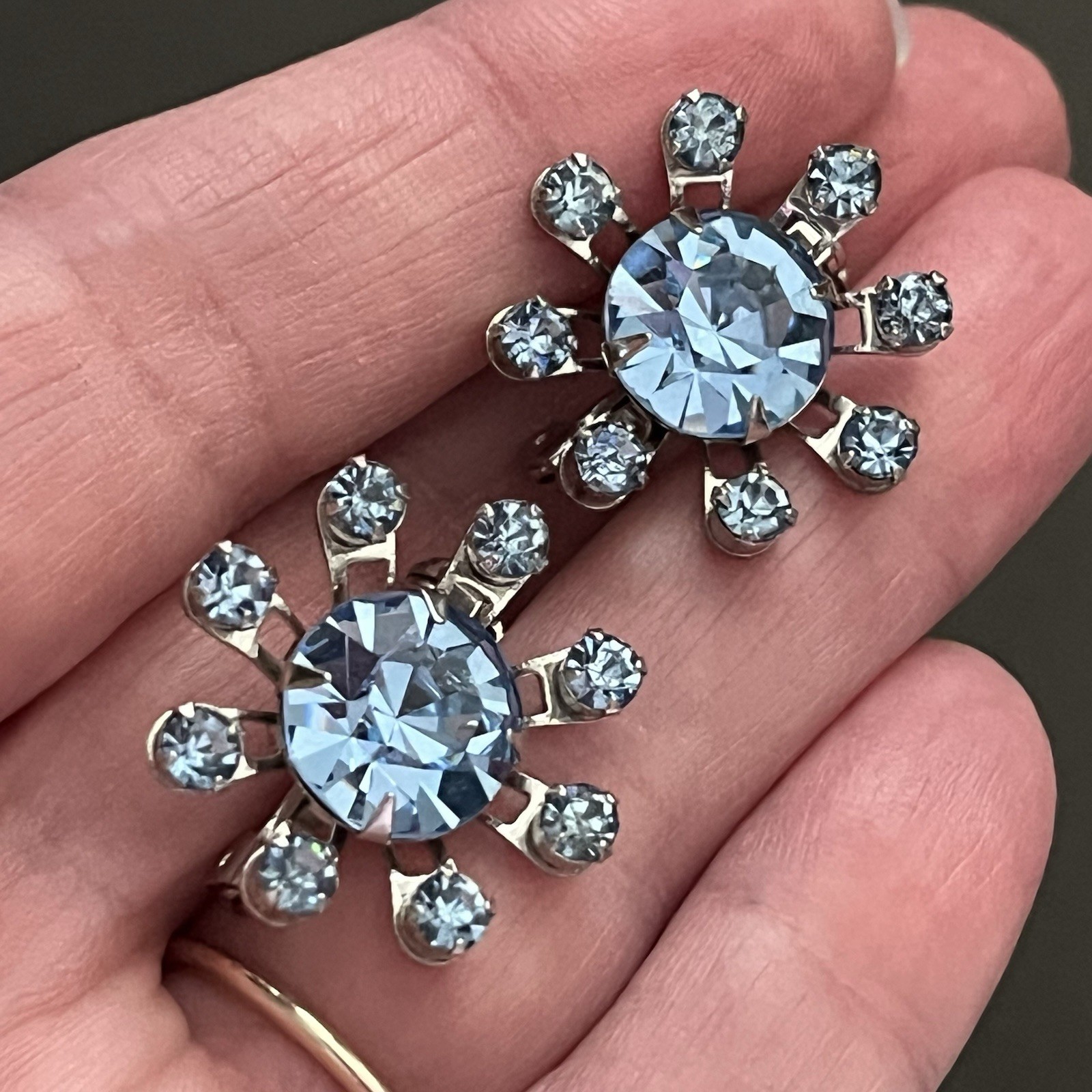 Vintage Set Of 2 Light Blue Rhinestone Silver Tone Cluster Prong Scatter Pins