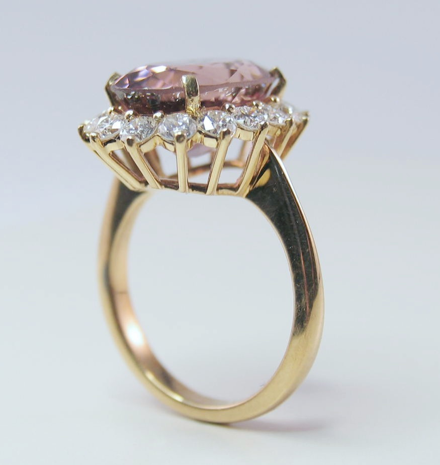 Vintage 18k Gold Lady’s 17 Stone Pink Tourmaline Diamond 6.65ctw Ring Size 5.75