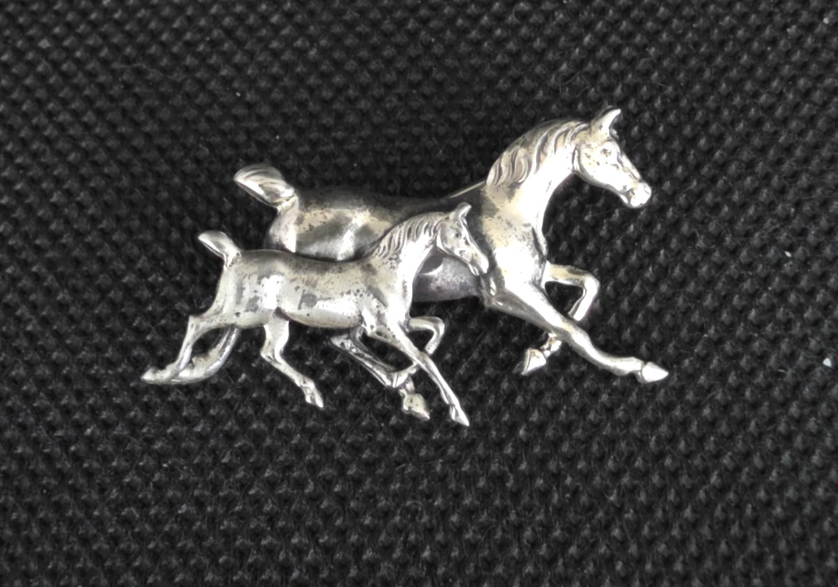 Vintage Beaucraft Running Horse Mare & Foal Brooch Pin 925 Sterling Silver 1.5″
