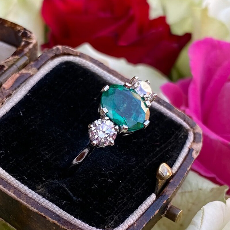 2.8Ctw Green Oval Three Stone Simulated Diamond Art Deco Wedding 925 Silver Ring