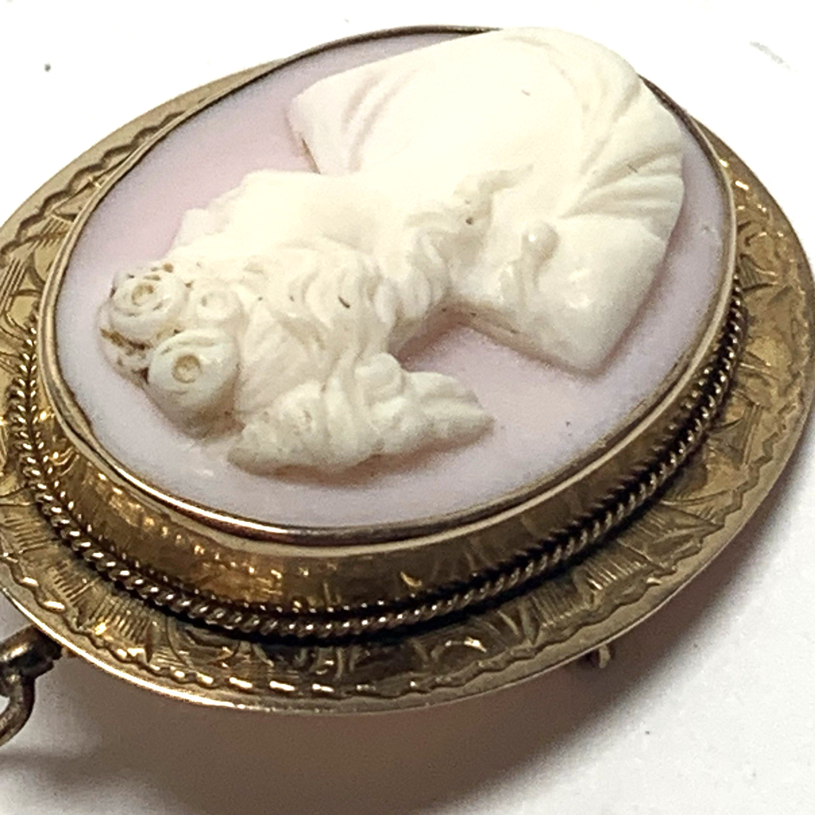 Vintage 10k Gold Right Facing Hand Carved Cameo Brooch Pin Pendant