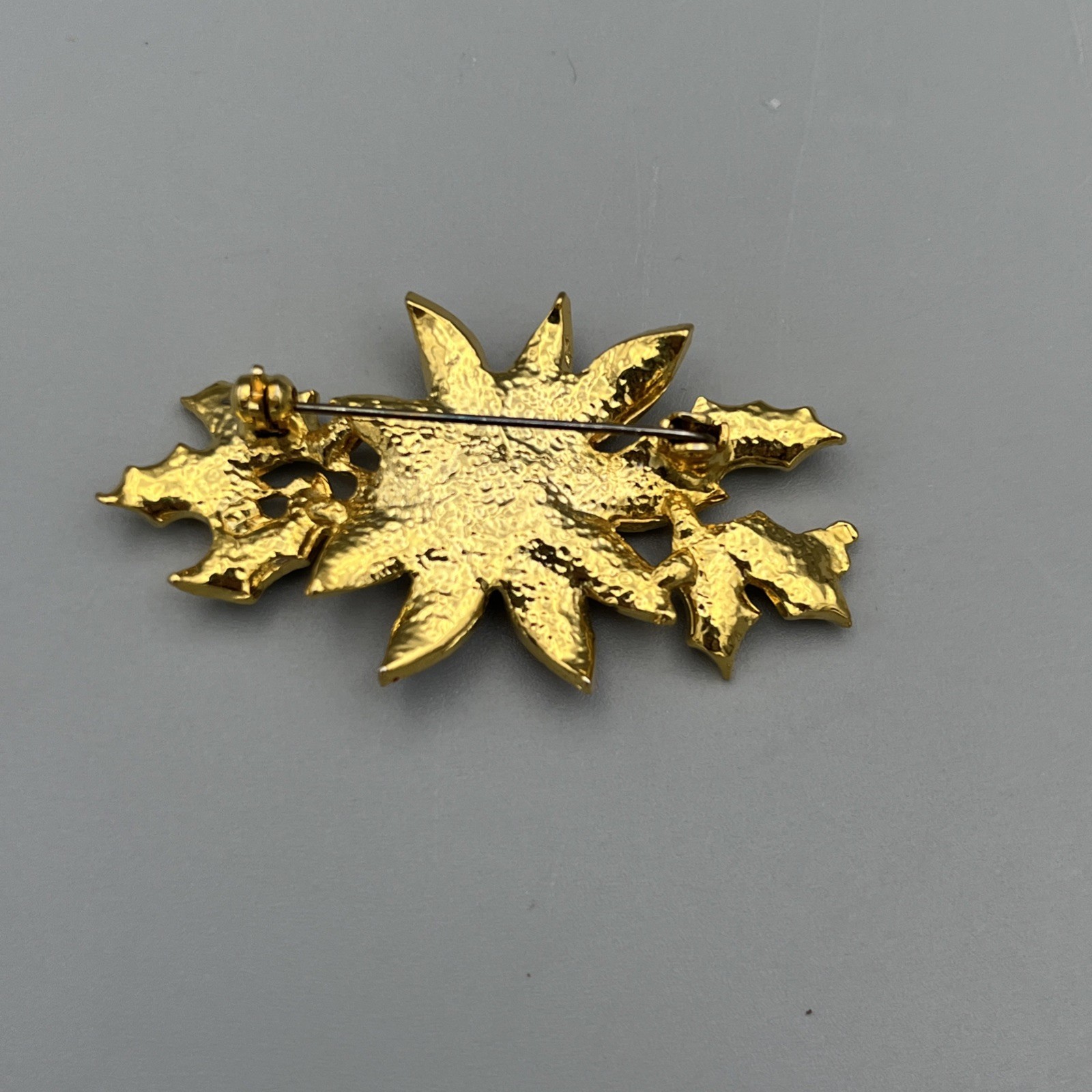 Vintage Christmas Poinsettia Holiday Pin Brooch Green Red Enamel Gold Tone 2”