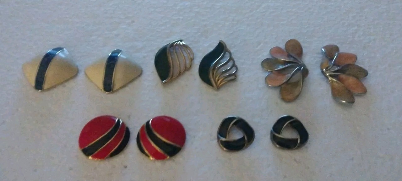 5 Pairs Of 60s, 70’s & 80’s Post Enamel Earrings Multicolors.
